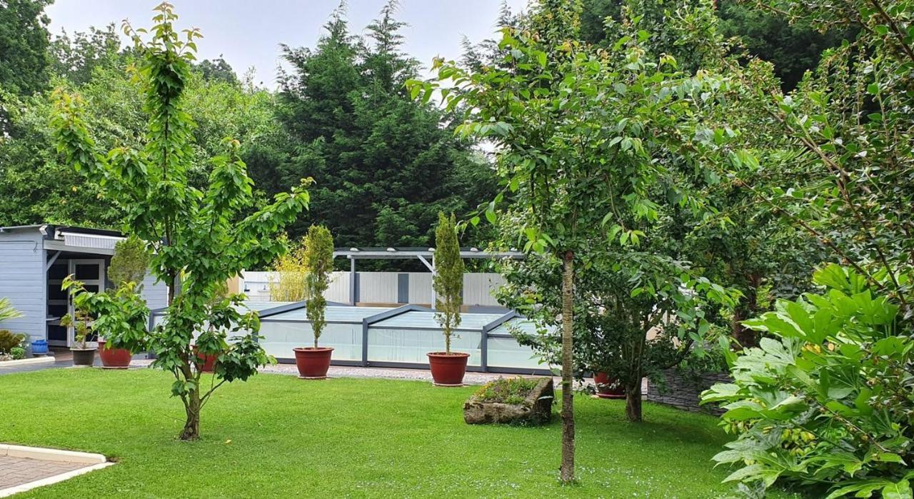 Bed and Breakfast Les Centauris Pléguien Exterior foto